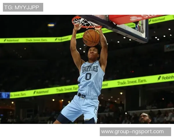 福克斯盛赞巴恩斯进攻表现认为其对球队至关重要