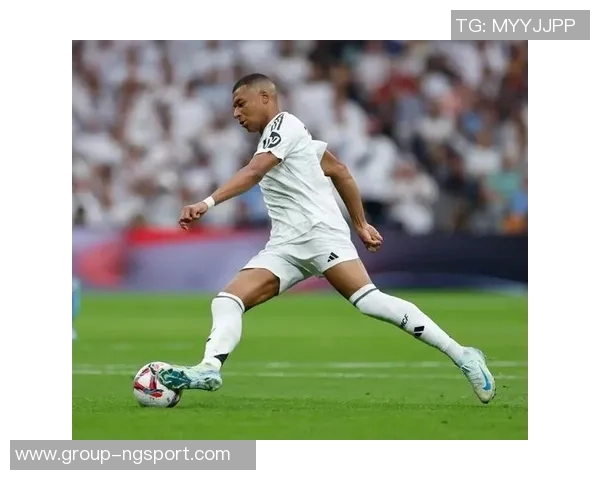 姆巴佩上演帽子戏法荣膺欧冠最佳球员官方宣布他表现出色